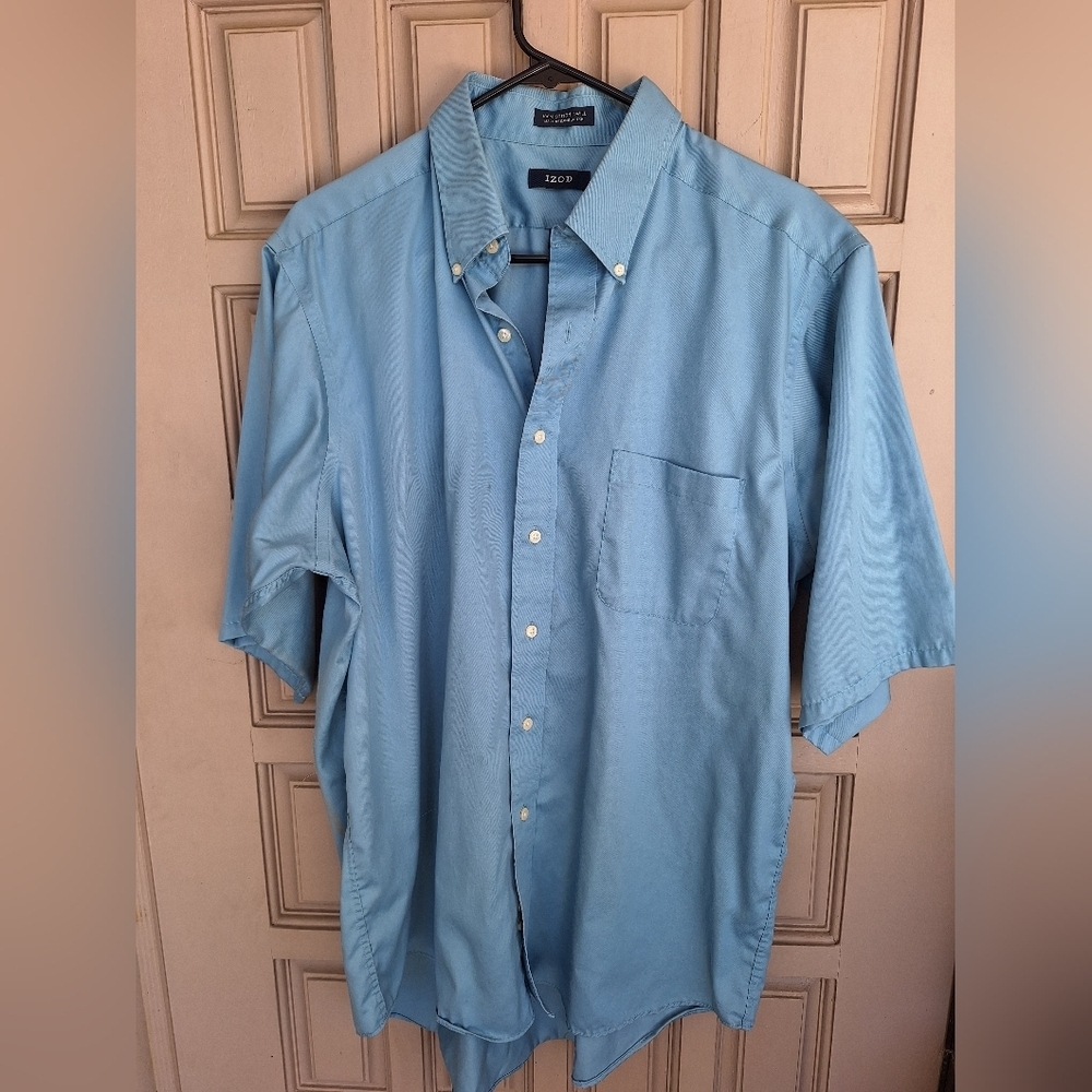 Izod Men's Shirt Sz17 Easy Care Short Sleeves Blue ButtonUp Collar Cotton Twill